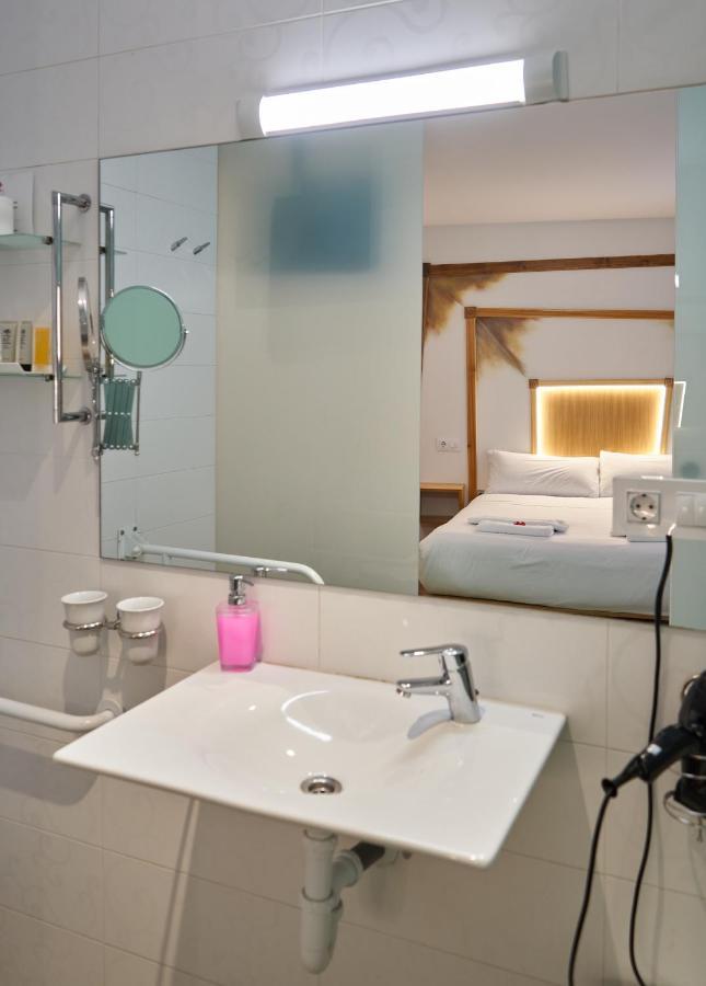 Pension Aliciazzz Bed And Breakfast Bilbao Ngoại thất bức ảnh