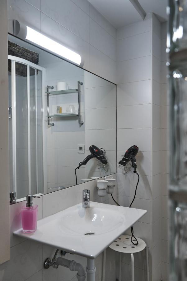 Pension Aliciazzz Bed And Breakfast Bilbao Ngoại thất bức ảnh